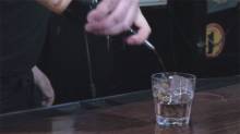 алкогольные коктейли: Белый Русский (видеорецепт)