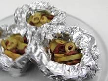 Запекаем в фольге: Печеный картофель с грибами (видеорецепт)