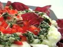 Кадр из Салаты: Маринованный сыр моцарелла (видеорецепт)