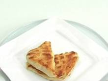 Кадр из Готовим в печке: Пирог из слоеного теста (видеорецепт)