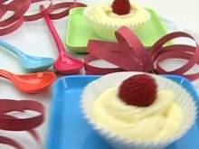 Кадр из Десерты: Пирожное из белого шоколада (видеорецепт)