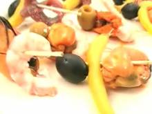 Кадр из Закуски: Закуска с анчоусами и креветками (видеорецепт)