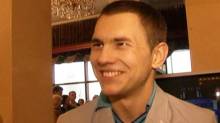 Кадр из Новости звезд: DJ Леонид Руденко рассматривает эротические картинки