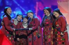 "Бурановские бабушки" вернулись домой заслуженными артистками